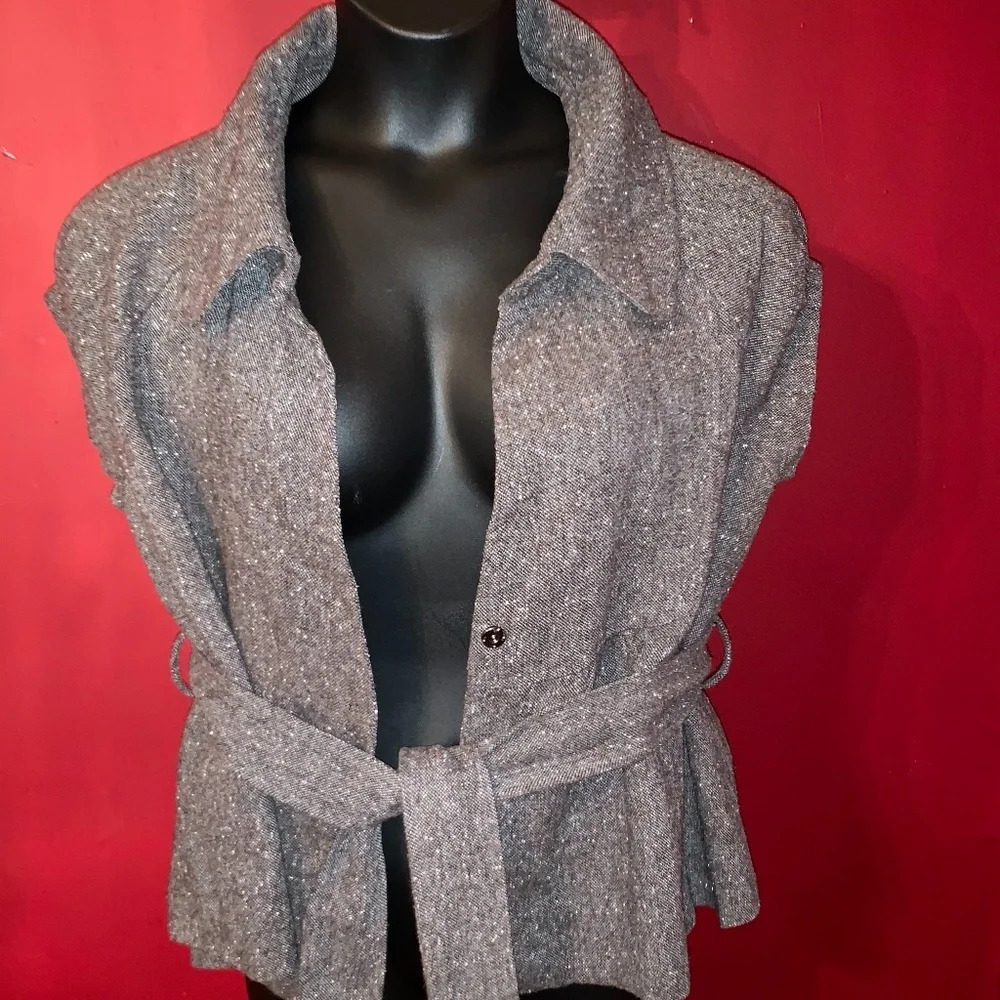 Poppy Garden Tweed Jacket in Size 10 - Picture 2 of 6